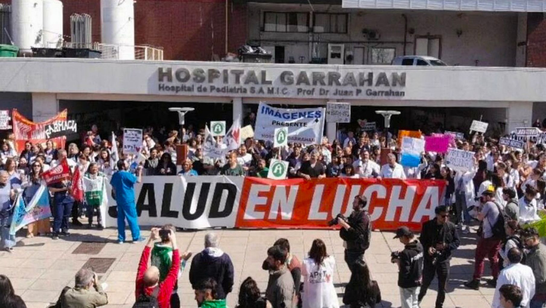 Sindicatos y gremios se suman a la marcha por el Garrahan y la universidad contra los vetos de Milei